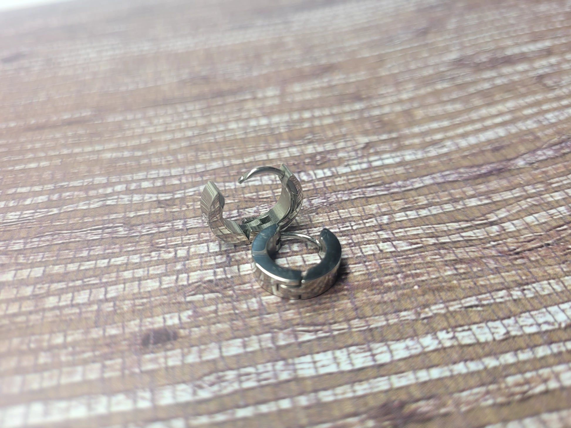 Unisex, hypoallergenic, chunky hoops