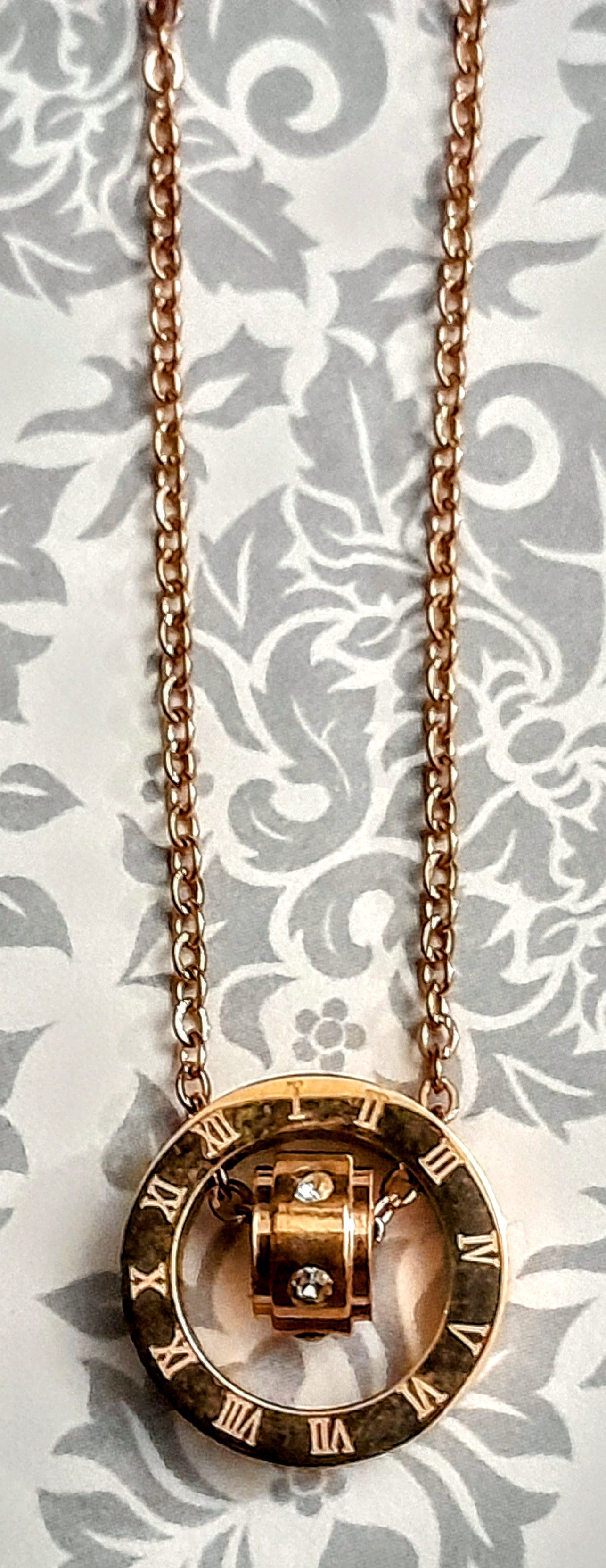 Circular Pendant Charm and Chain
