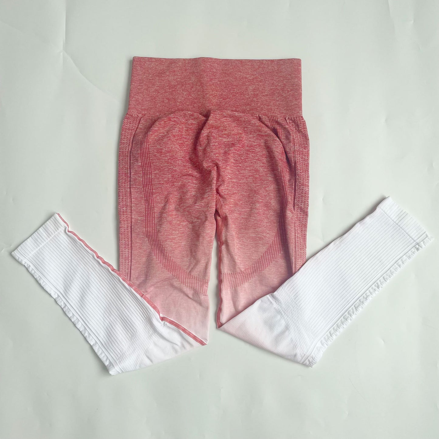 Seamless Feature Enhancing Gradient Leggings Top and Bra